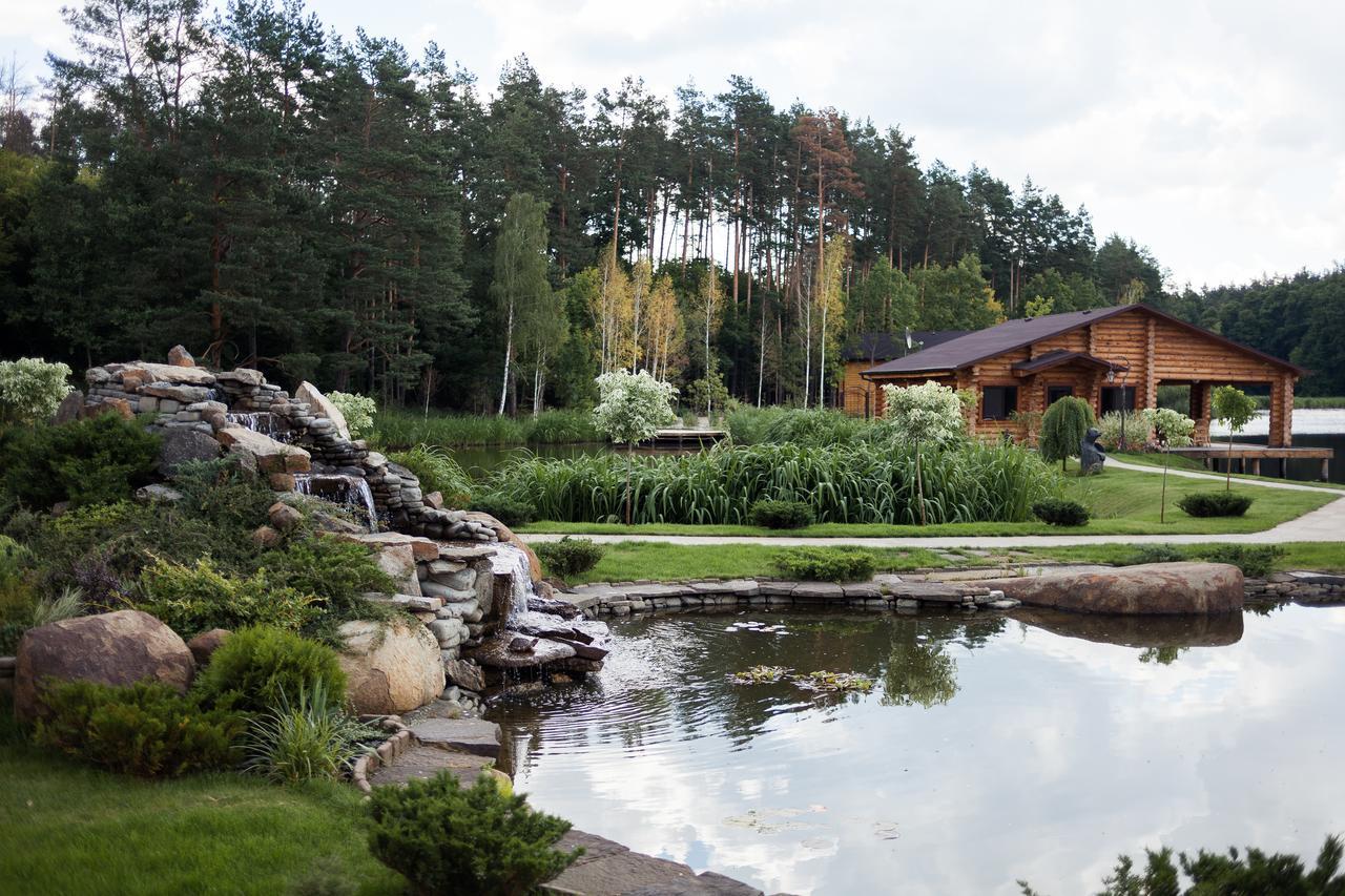 Hotel Charivne Ozero à Korostyshiv Extérieur photo