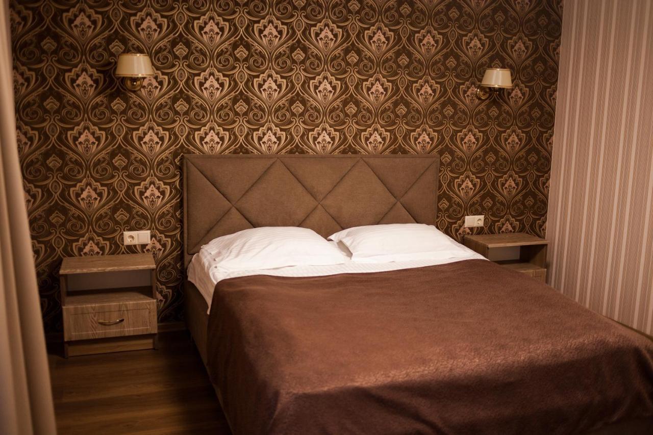 Hotel Charivne Ozero à Korostyshiv Extérieur photo